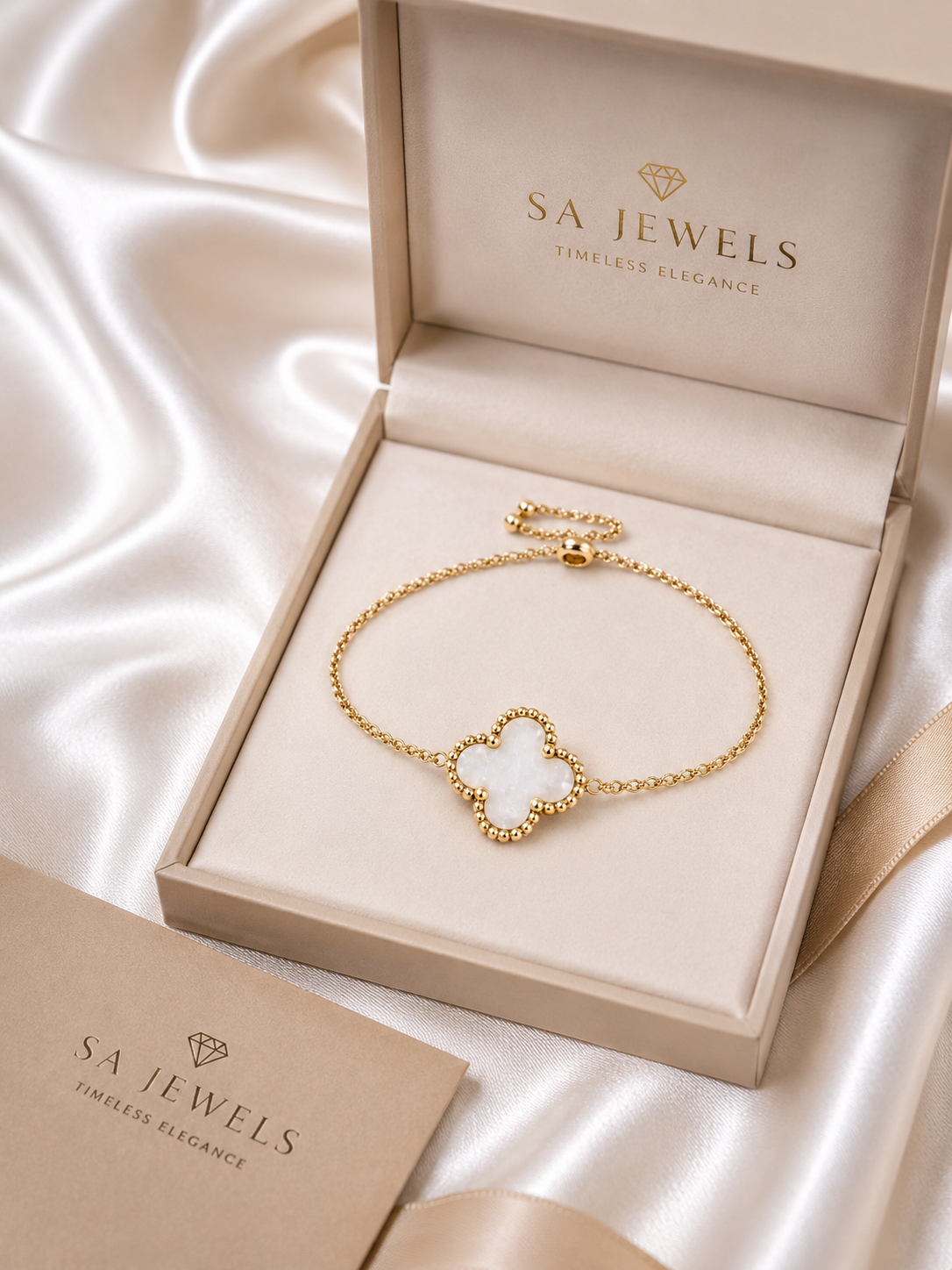 Elegant Clover Gold Bracelet