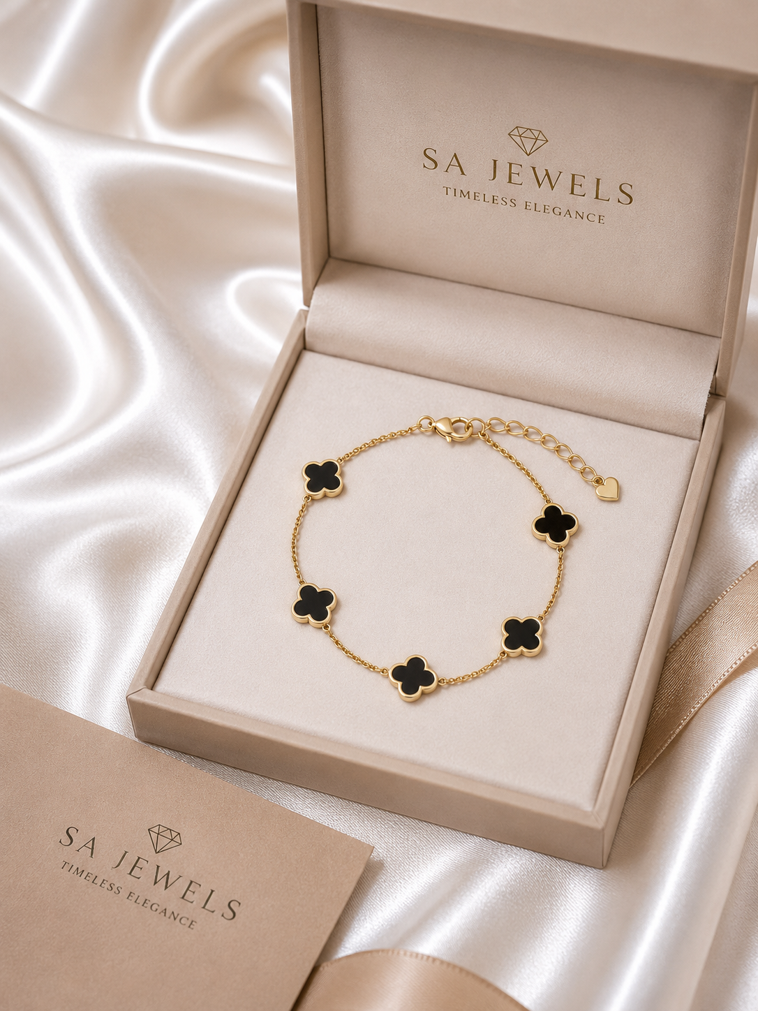 Elegant Gold Clover Link Bracelet
