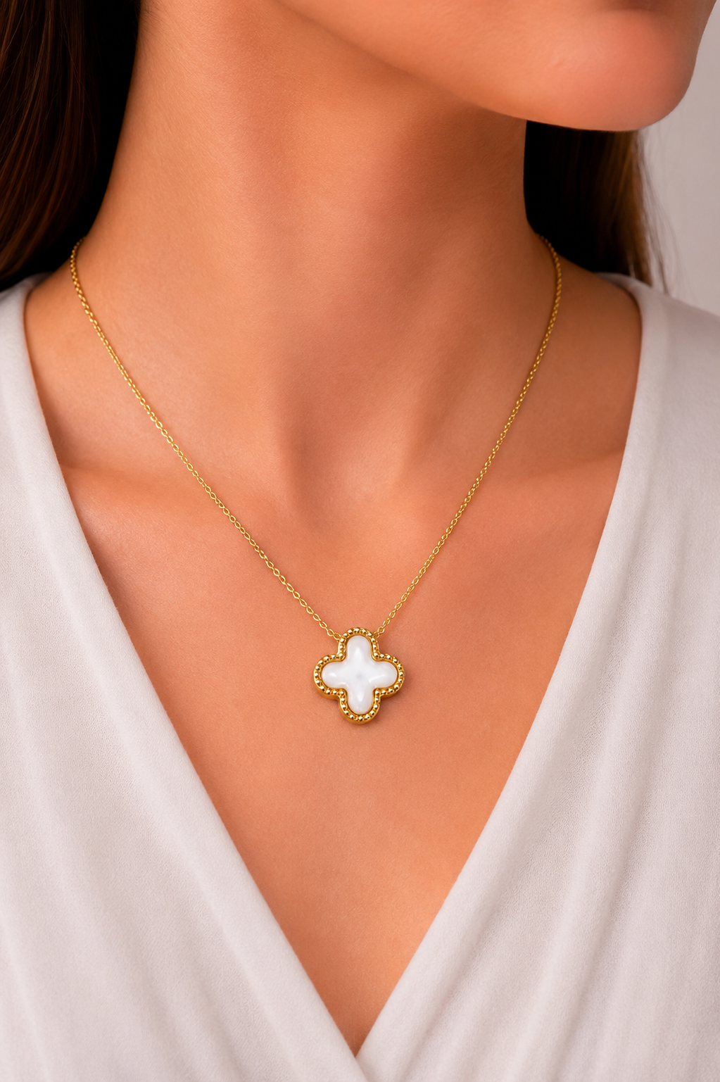 Luxury Clover Pendant Gold Necklace