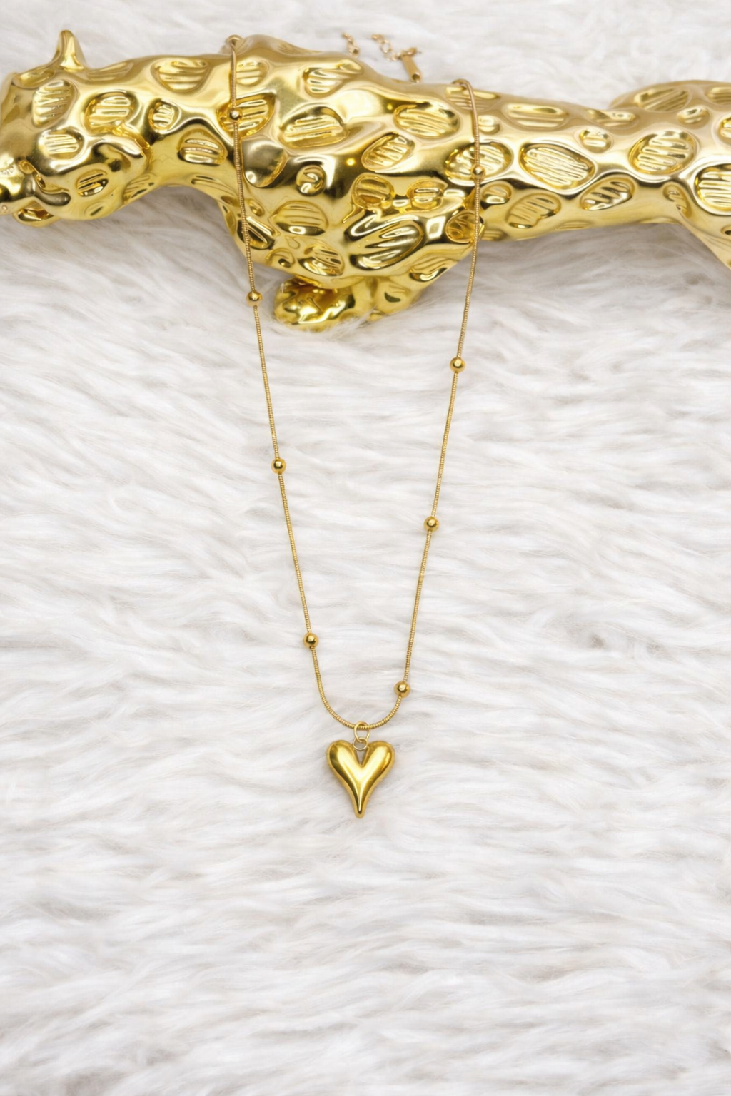 Minimalist Gold Heart Pendant Necklace with Beaded Chain